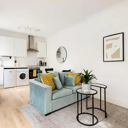 Stylish One Bedroom Apartment In Greater London